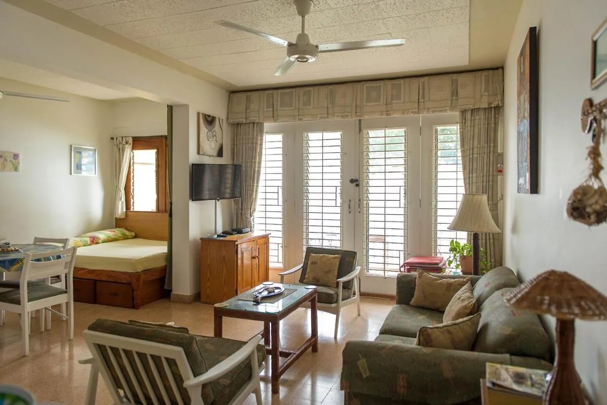 Carib Beach Resort-Ocho Rios Jamaica