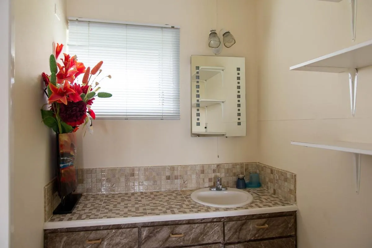 Carib Beach Resort-Ocho Rios Apartment